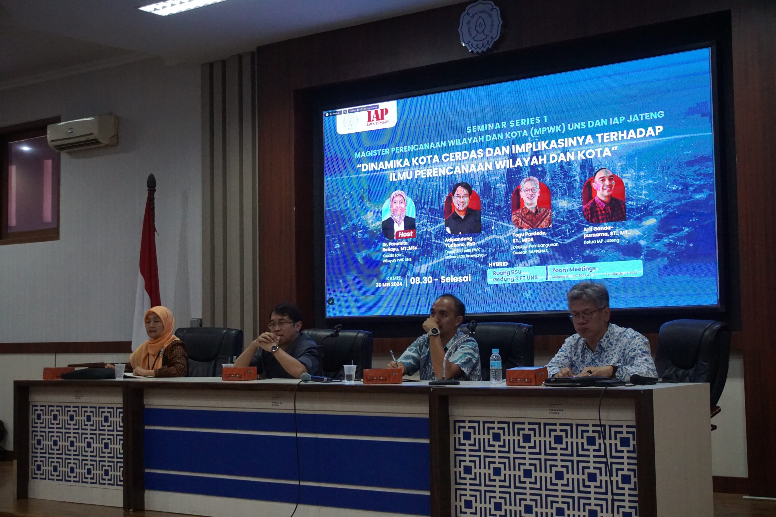 MPWK UNS berkolaborasi bersama IAP Jateng mengadakan Seminar “Dinamika Kota Cerdas dan Implikasinya terhadap Ilmu Perencanaan Wilayah dan Kota”